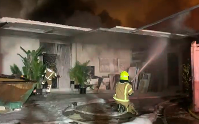 שריפה פרצה הלילה בבני ברק; רכבים ומבנים יבילים עלו באש