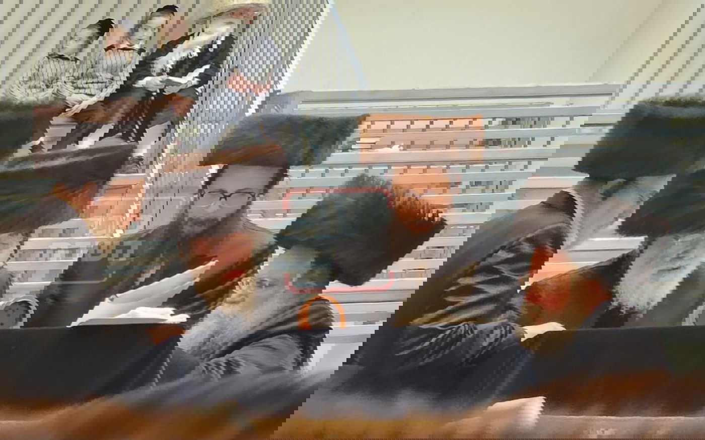 הרבי מויז'ניץ בקריאת המגילה