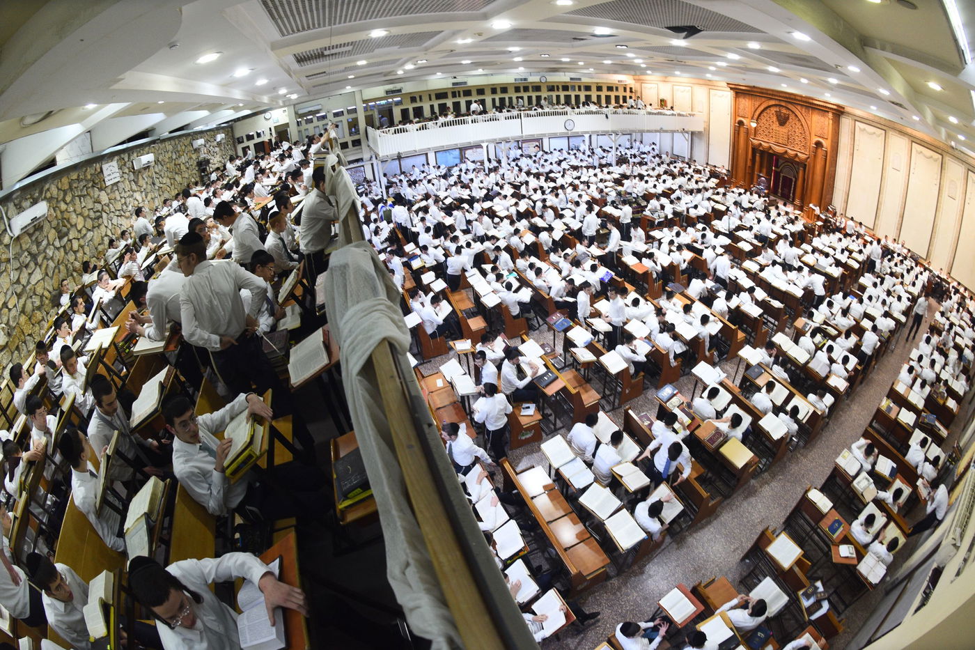 ליל פורים בפוניבז'