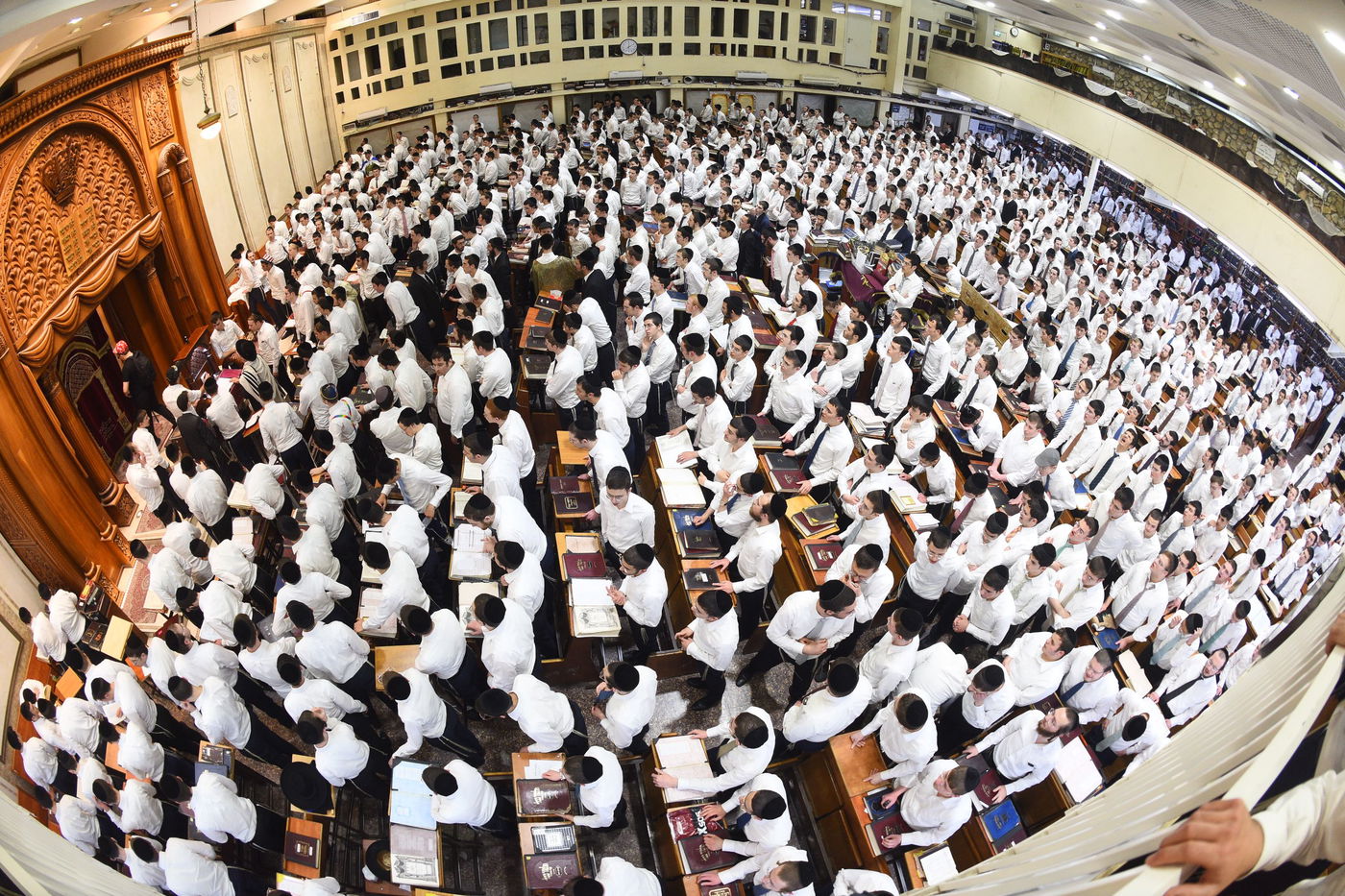 ליל פורים בפוניבז'
