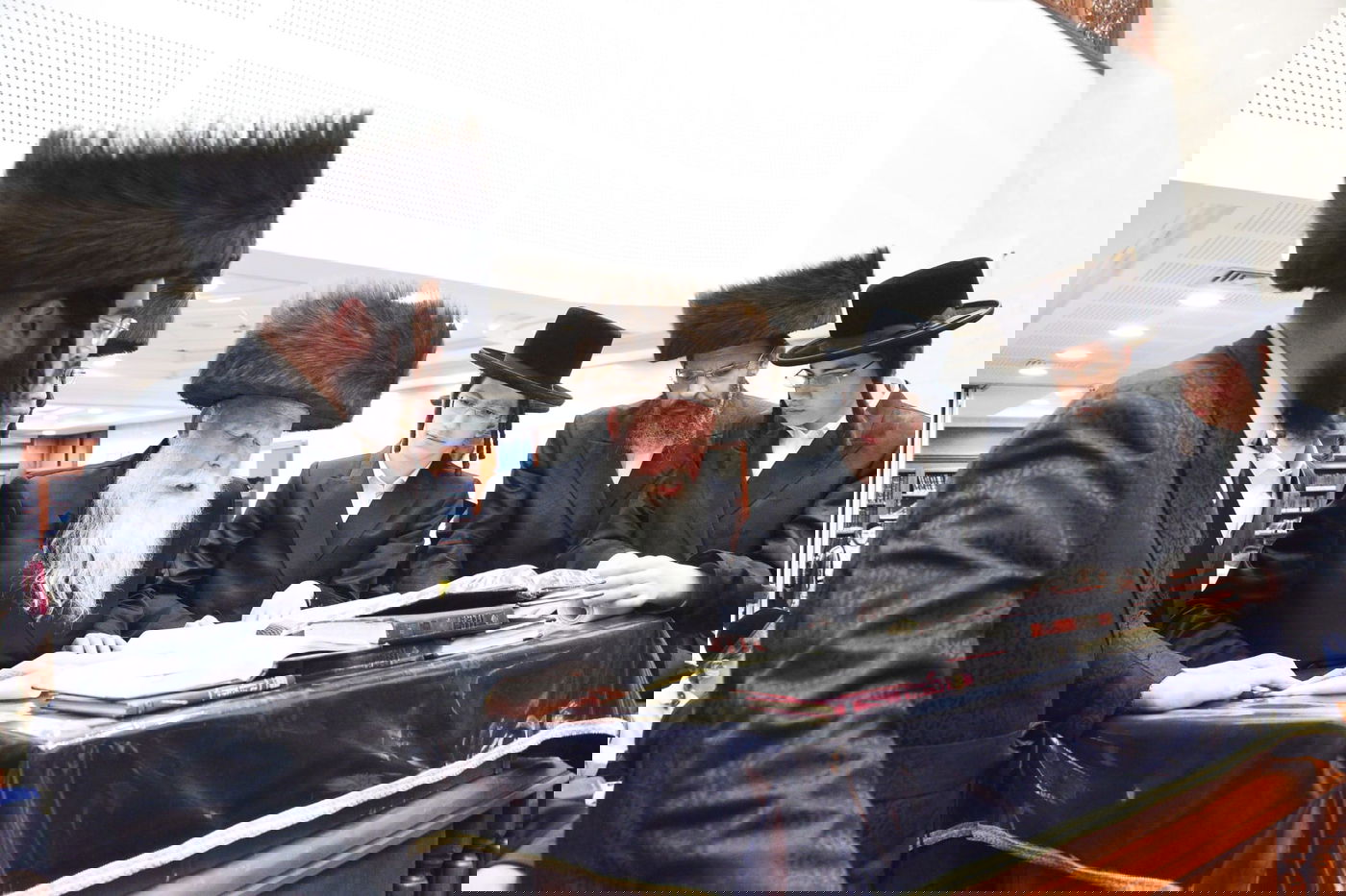 קריאת המגילה בליל פורים בבני ברק