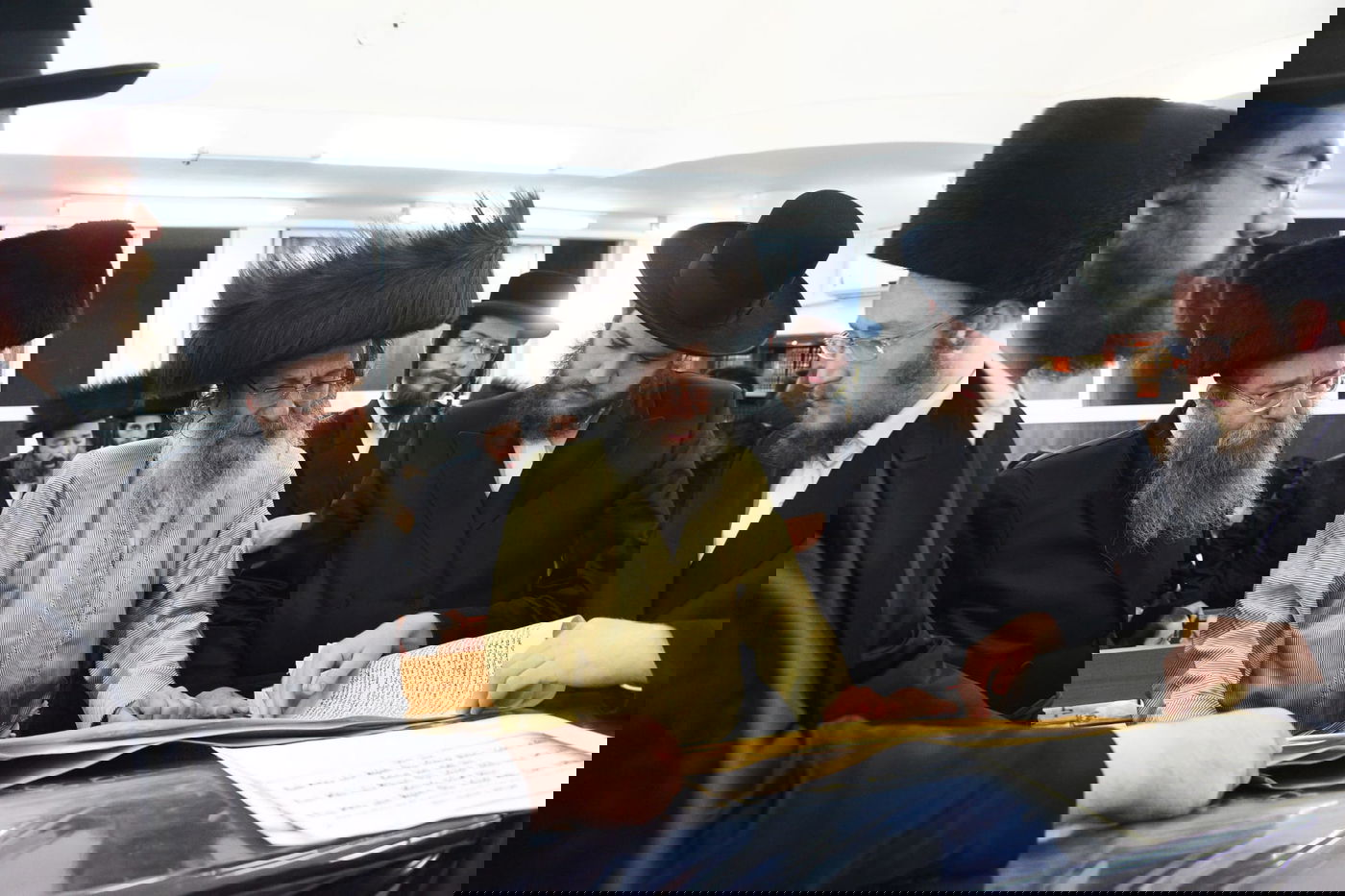 קריאת המגילה בליל פורים בבני ברק