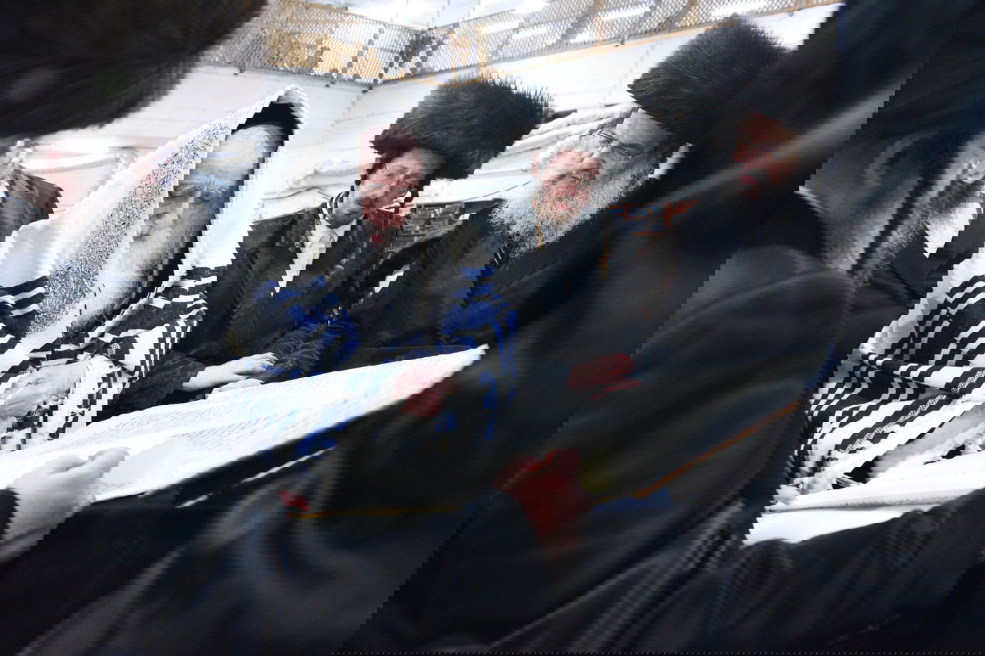 קריאת המגילה בליל פורים בבני ברק