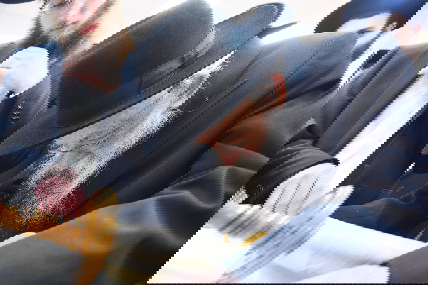 קריאת המגילה בליל פורים בבני ברק