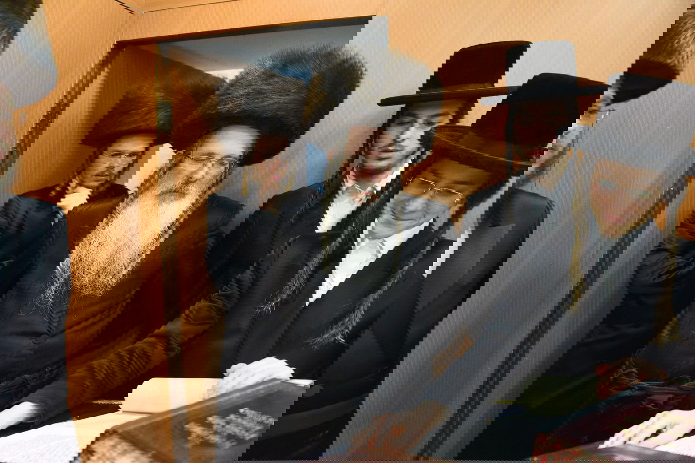 קריאת המגילה בליל פורים בבני ברק