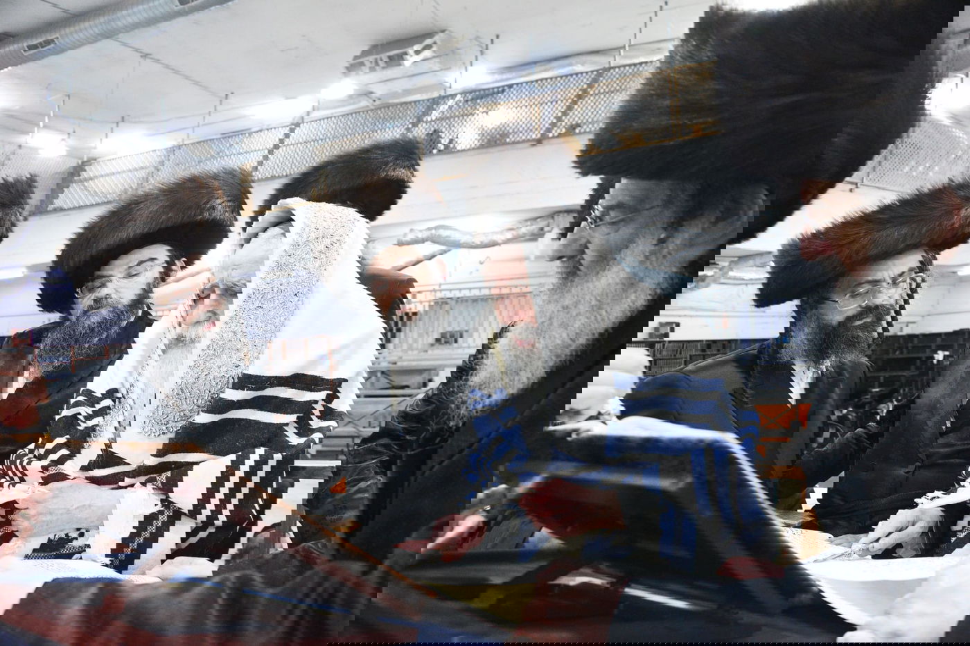 קריאת המגילה בליל פורים בבני ברק