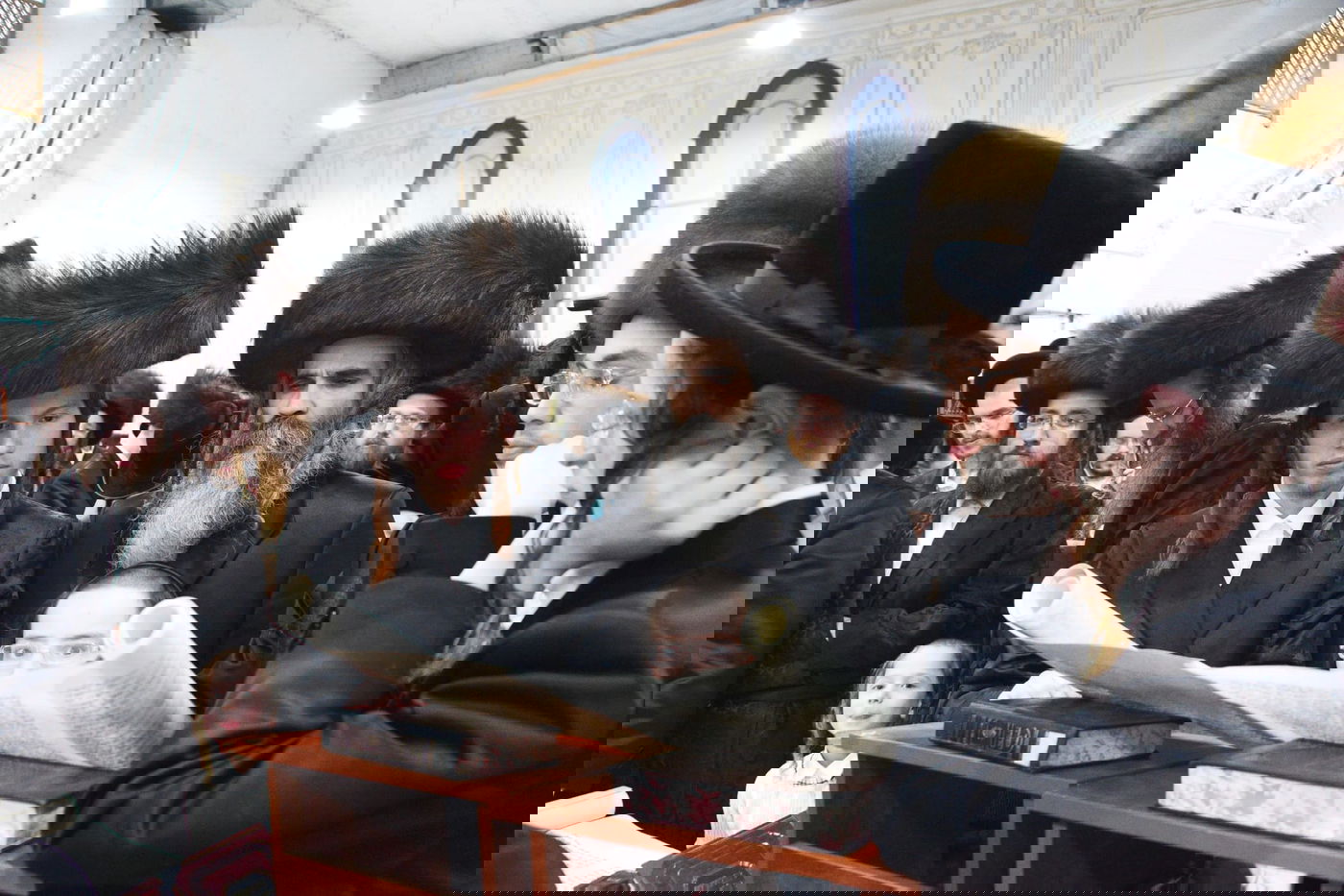 קריאת המגילה בליל פורים בבני ברק