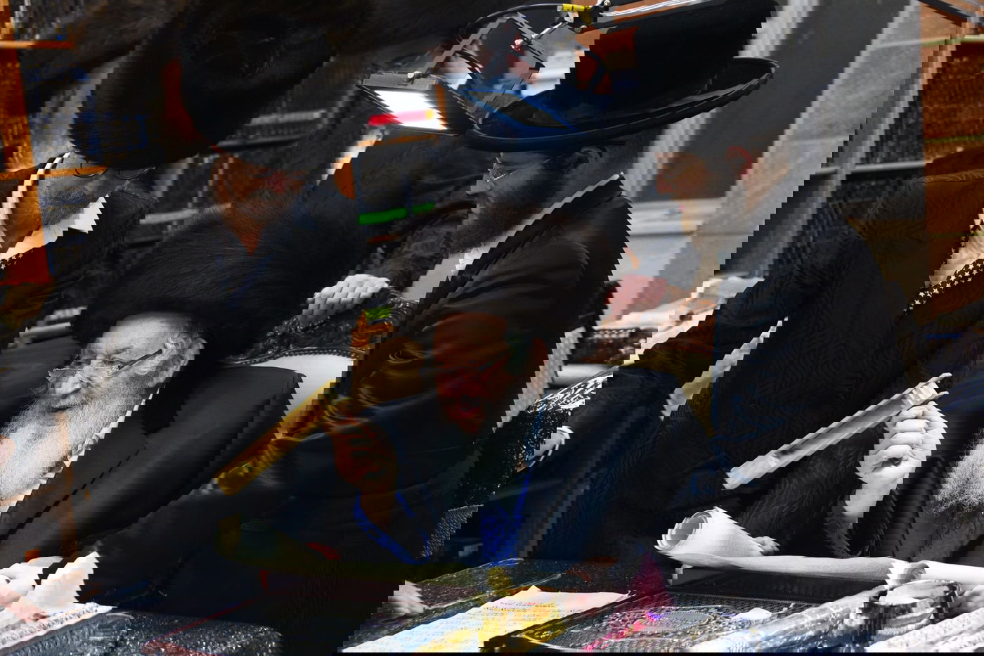 קריאת המגילה בליל פורים בבני ברק