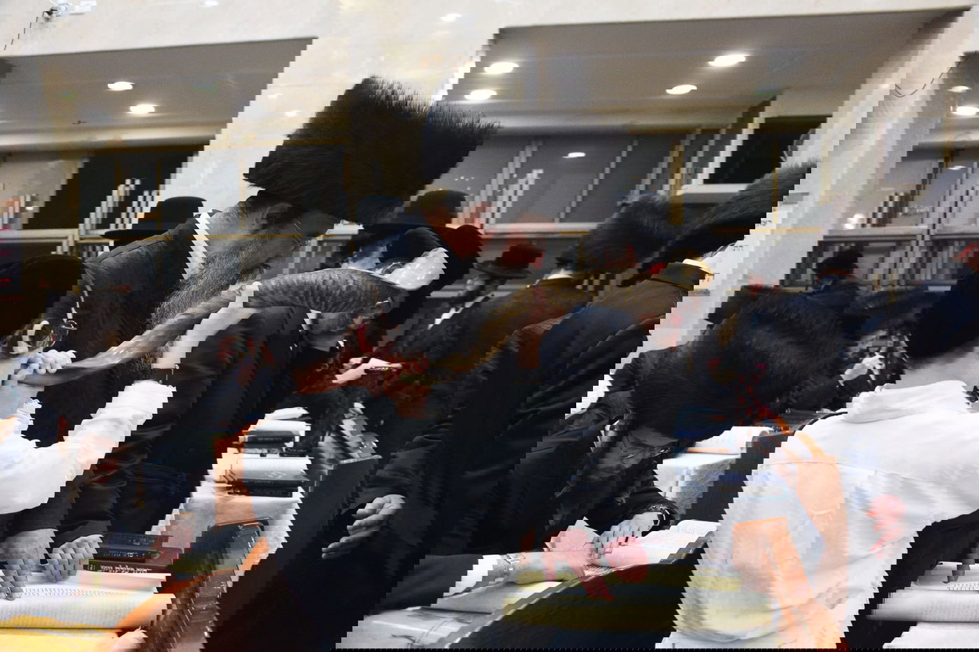 קריאת המגילה בליל פורים בבני ברק