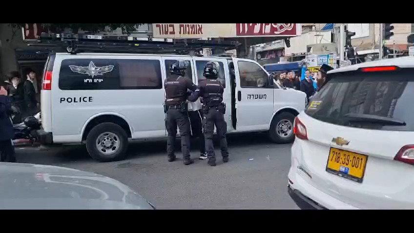 רחוב הרב שך פינת רבי עקיבא (איצקוביץ') בבני ברק, כעת