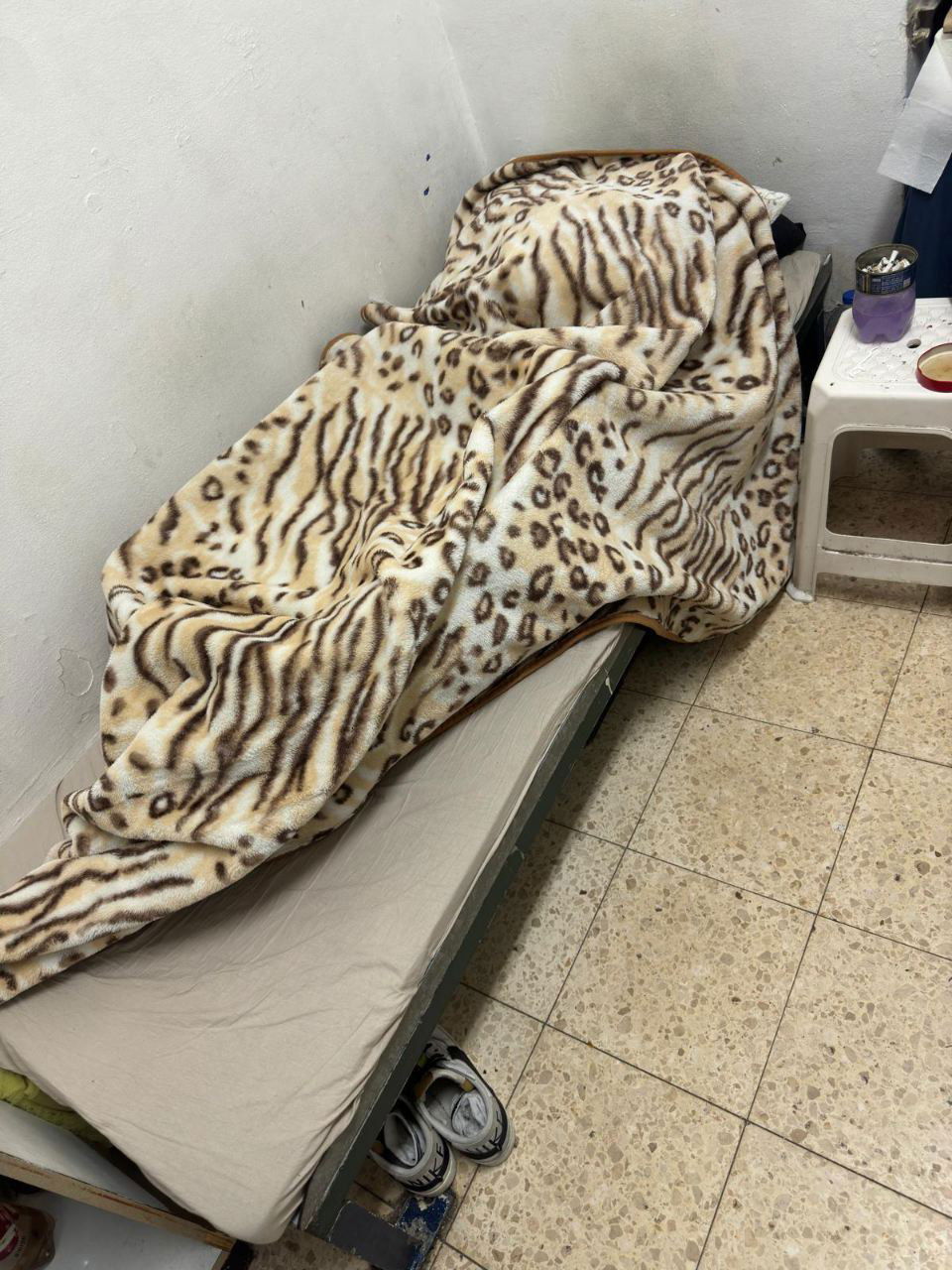 "התחפושת" בבית הכלא