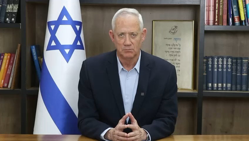 בני גנץ, הערב