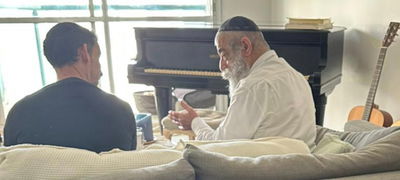 שיתוף פעולה ייחודי: יוסי גרין הלחין, אריאל זילבר מבצע: "חיוך של יהודי"