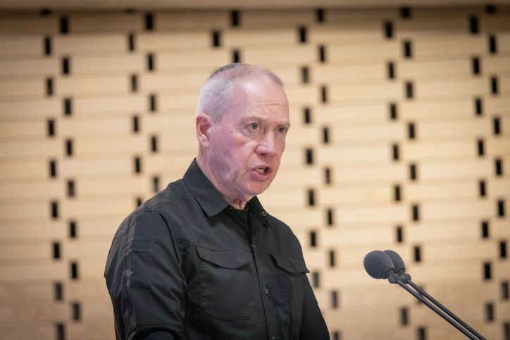 שר הביטחון גלנט: הכחיש קשר להצעת החוק המתגבש