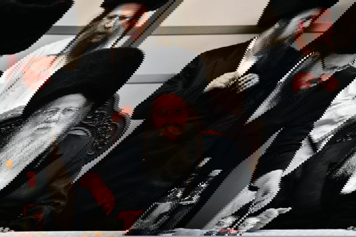 טיש פורים בחצר הקודש מודז'יץ