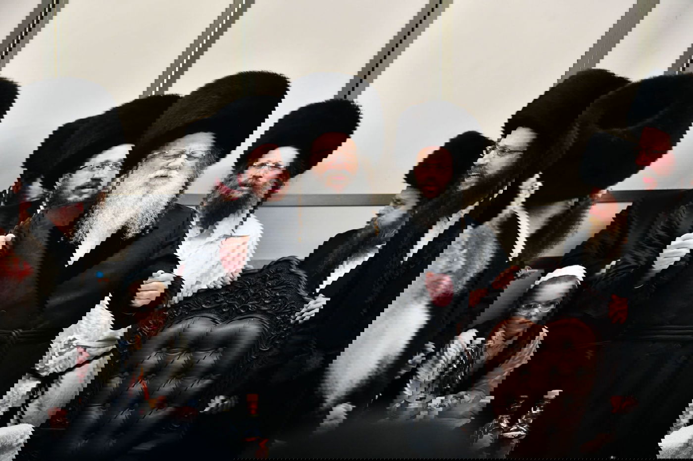 טיש פורים בחצר הקודש מודז'יץ