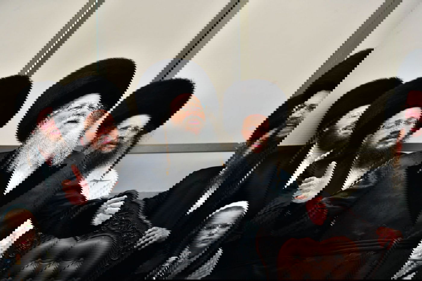 טיש פורים בחצר הקודש מודז'יץ