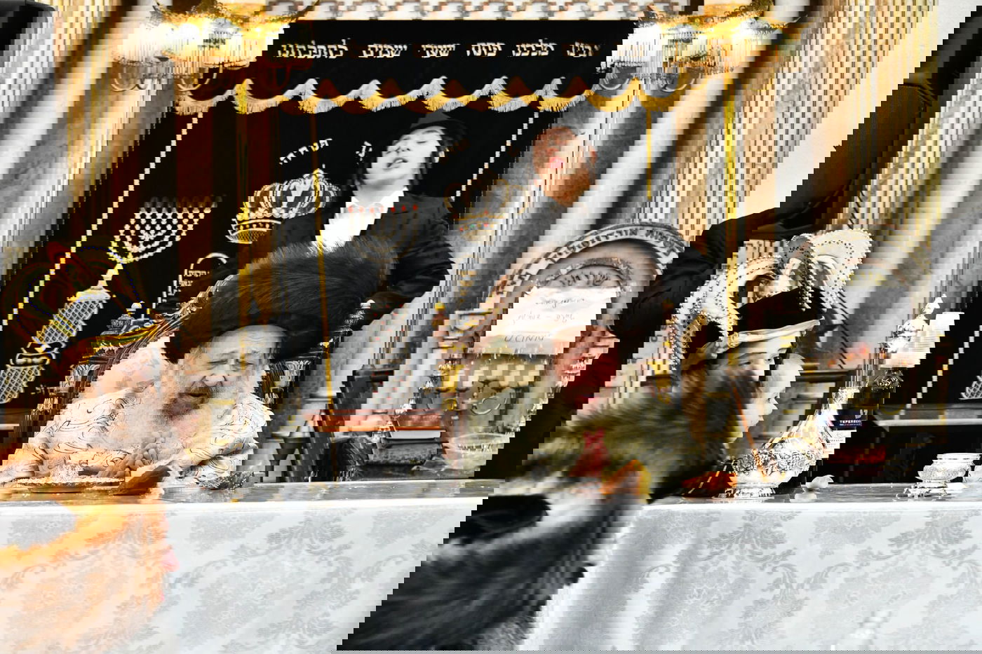 טיש פורים בחצר הקודש דעעש