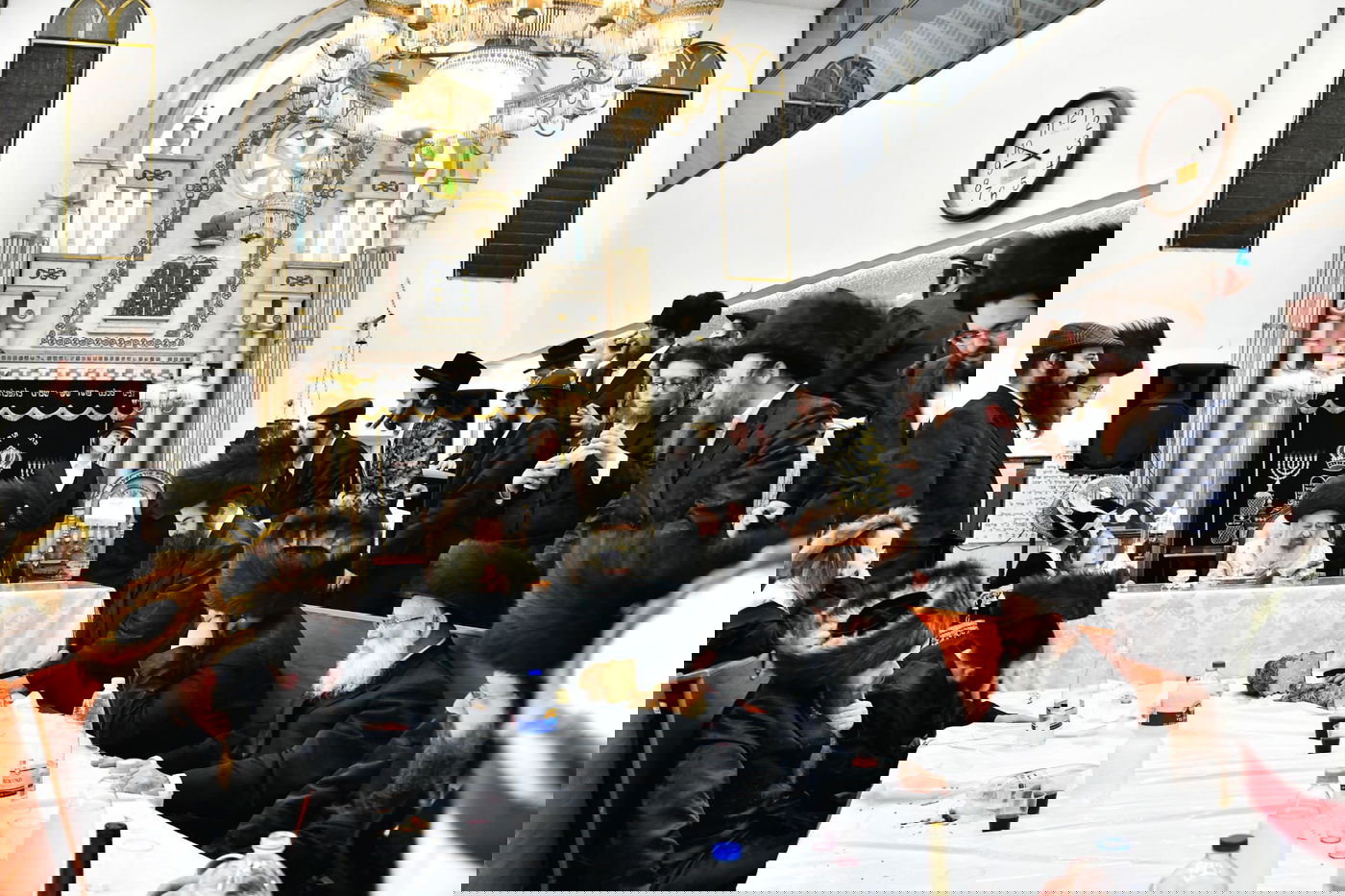 טיש פורים בחצר הקודש דעעש