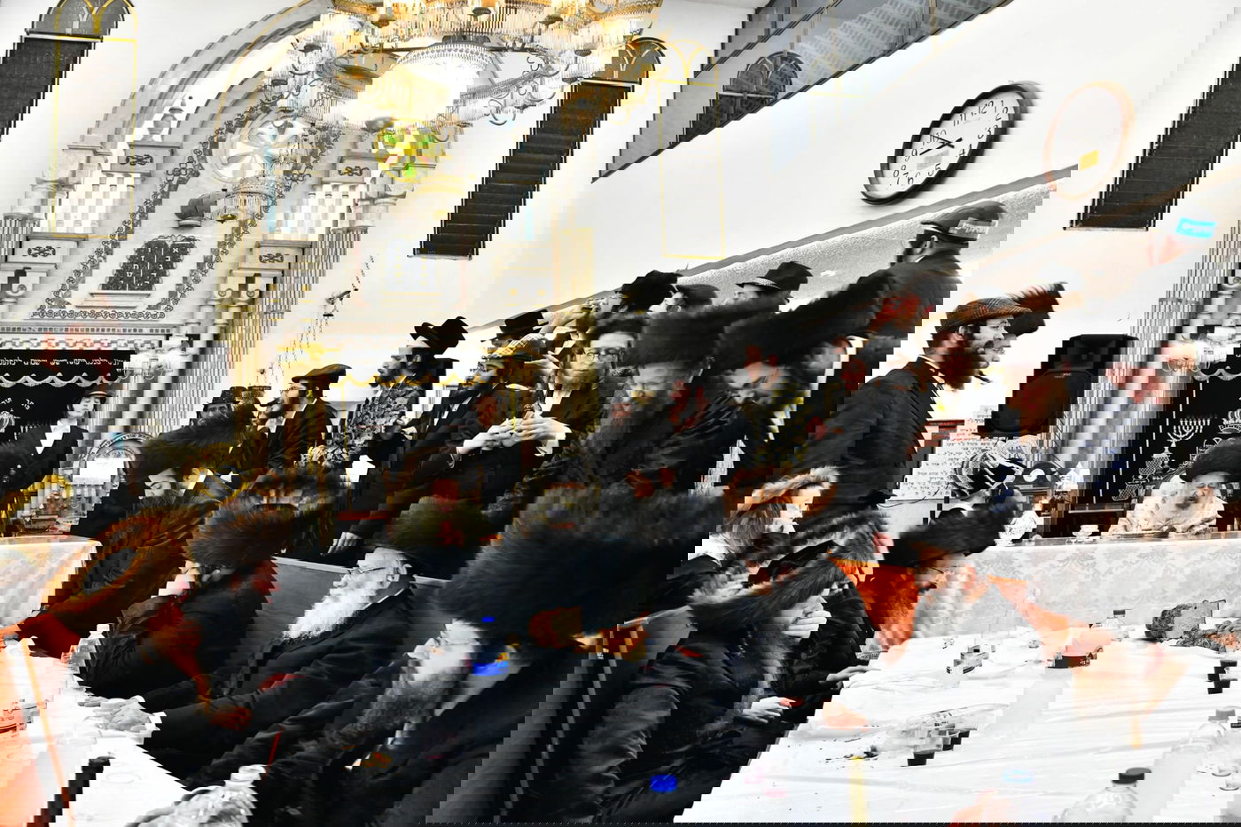 טיש פורים בחצר הקודש דעעש