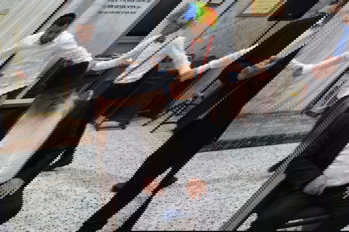 הגאון רבי דניאל זר בשמחת פורים בישיבת אור דוד