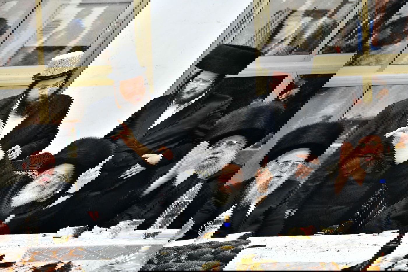 טיש פורים בחצר הקודש חוג חתם סופר