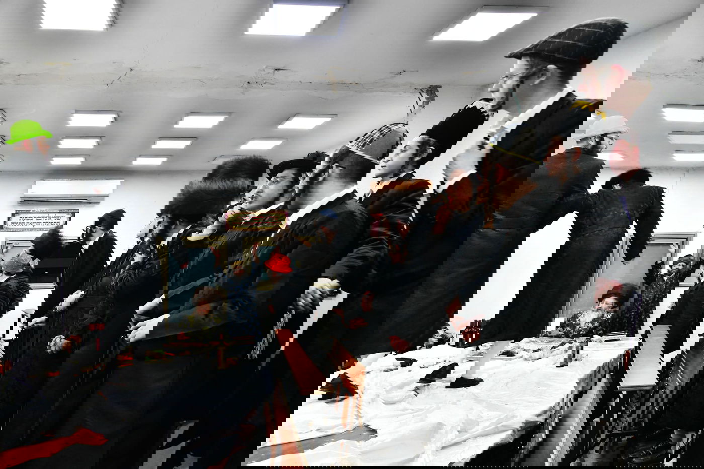 טיש פורים בחצר הקודש זוטשקא אמסנא