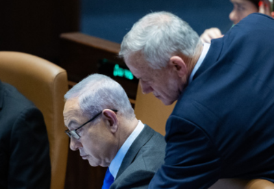 גנץ נגד נתניהו: "נכון שהמשלחת תיסע" | לשכת ראש הממשלה: "ההצעה נדחתה"