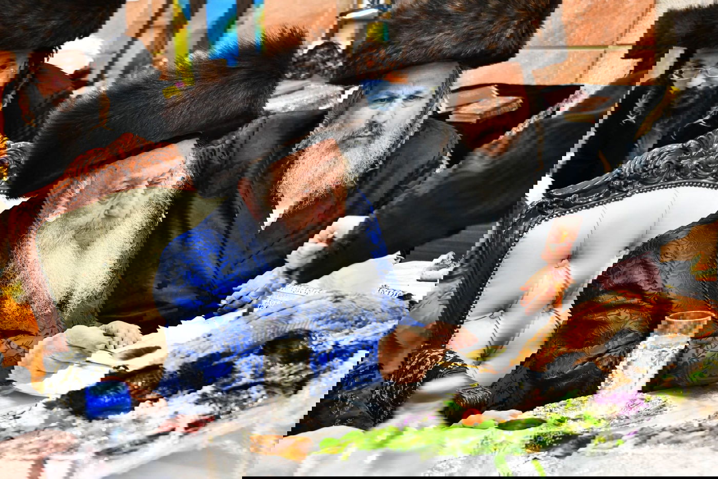 טיש פורים בחצר הקודש נאראל