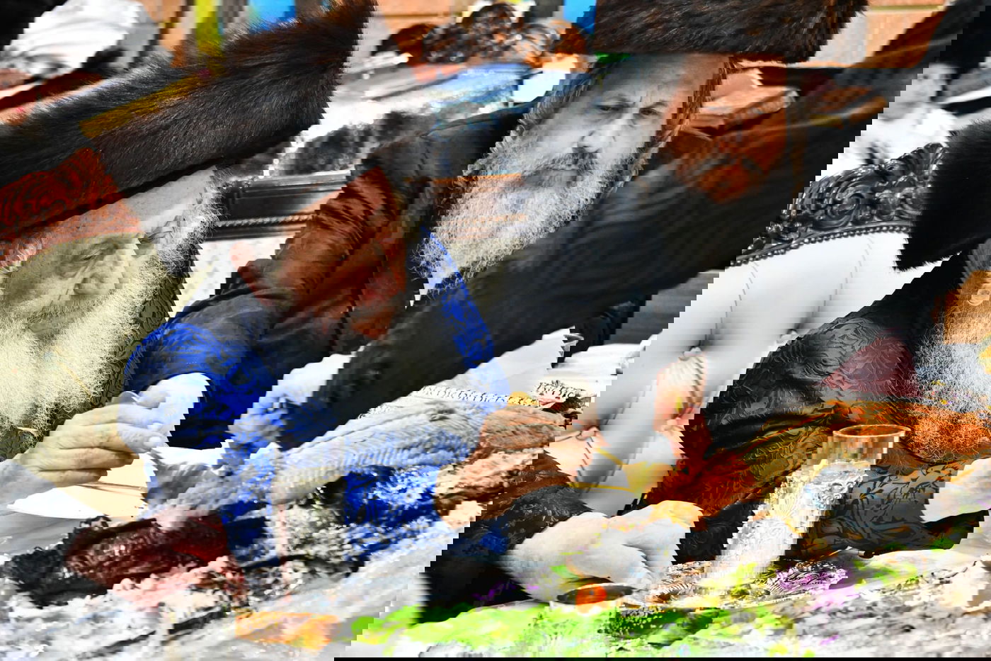 טיש פורים בחצר הקודש נאראל