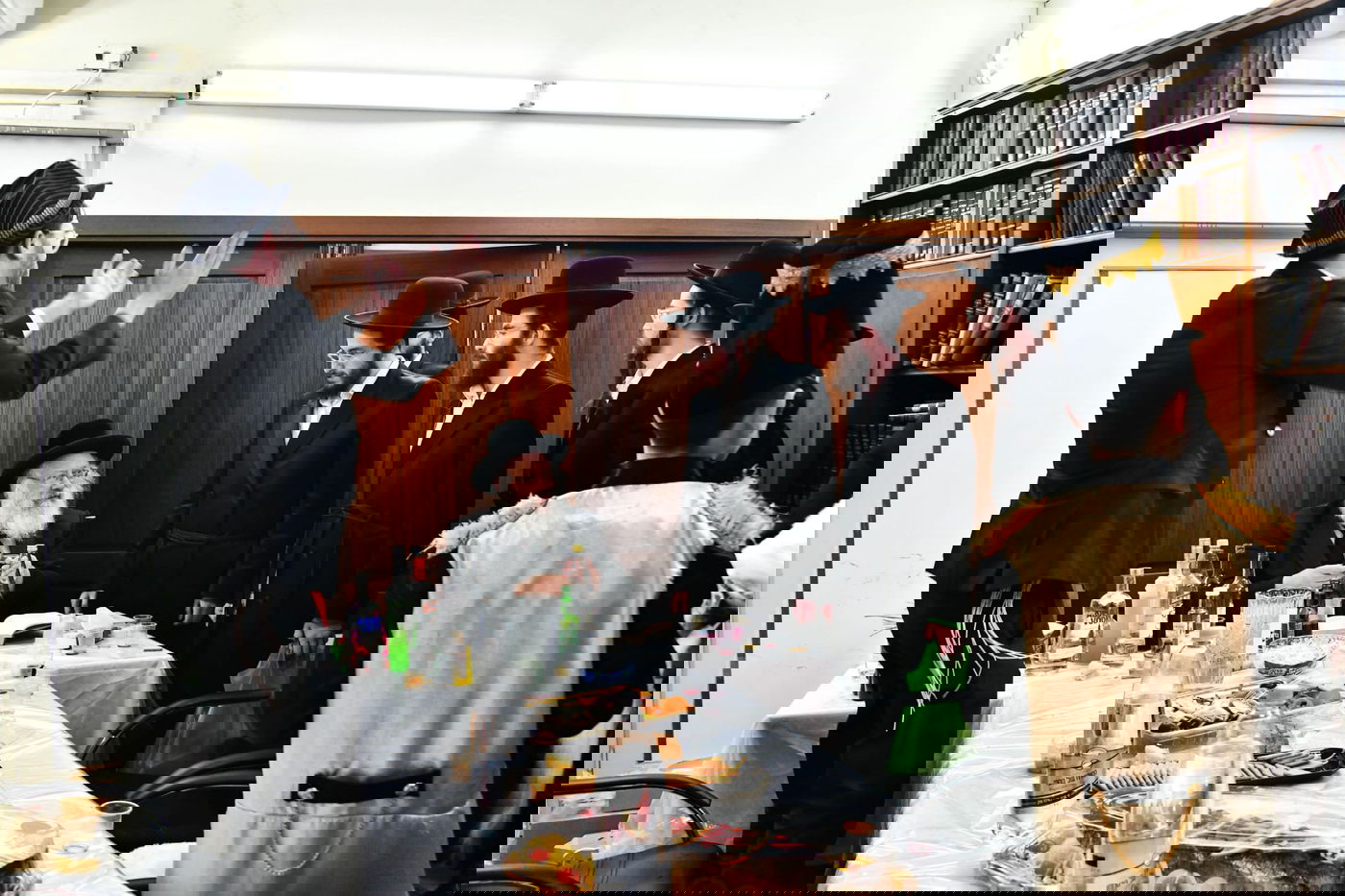 פורים עם הגאון רבי חיים יצחק אייזיק לנדא