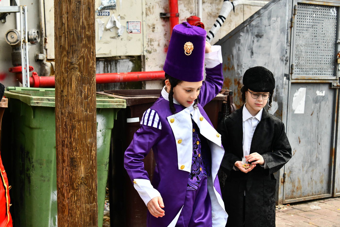 פורים ברחובות בני ברק