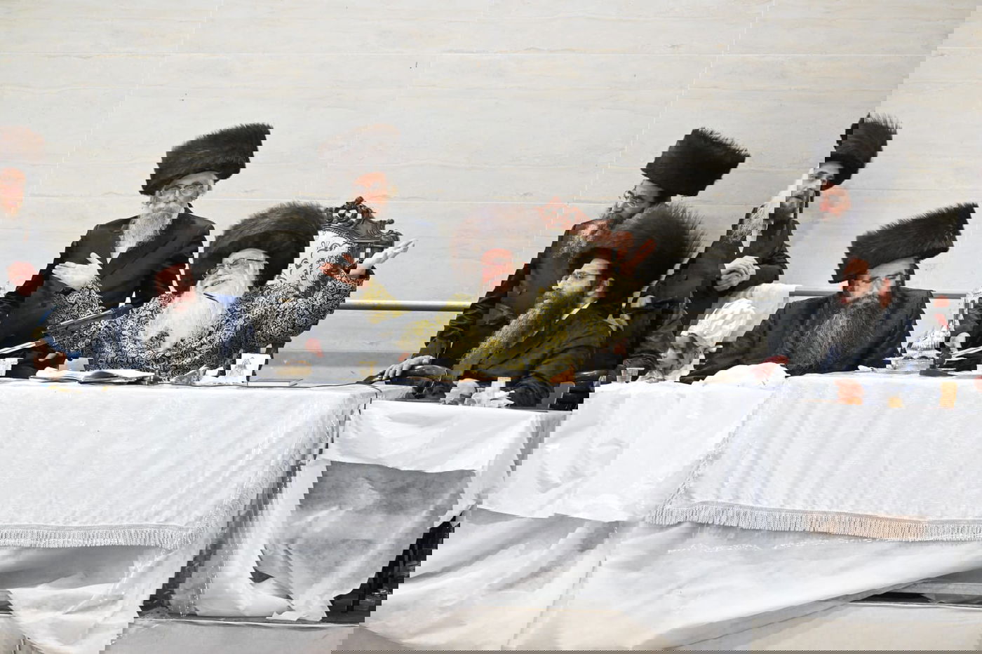 'גילופין טיש': תיעוד מרהיב מפורים בקרית צאנז בנתניה