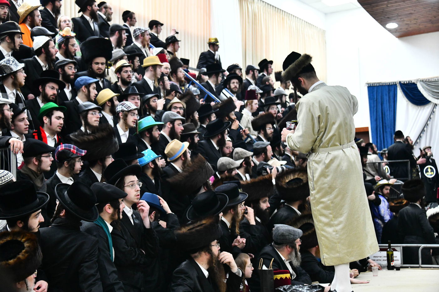 טיש פורים במחיצת הגרי"מ שכטר