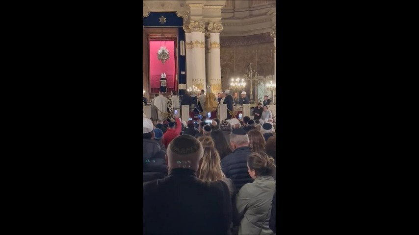 תיעוד מהשמחה הגדולה ברומא