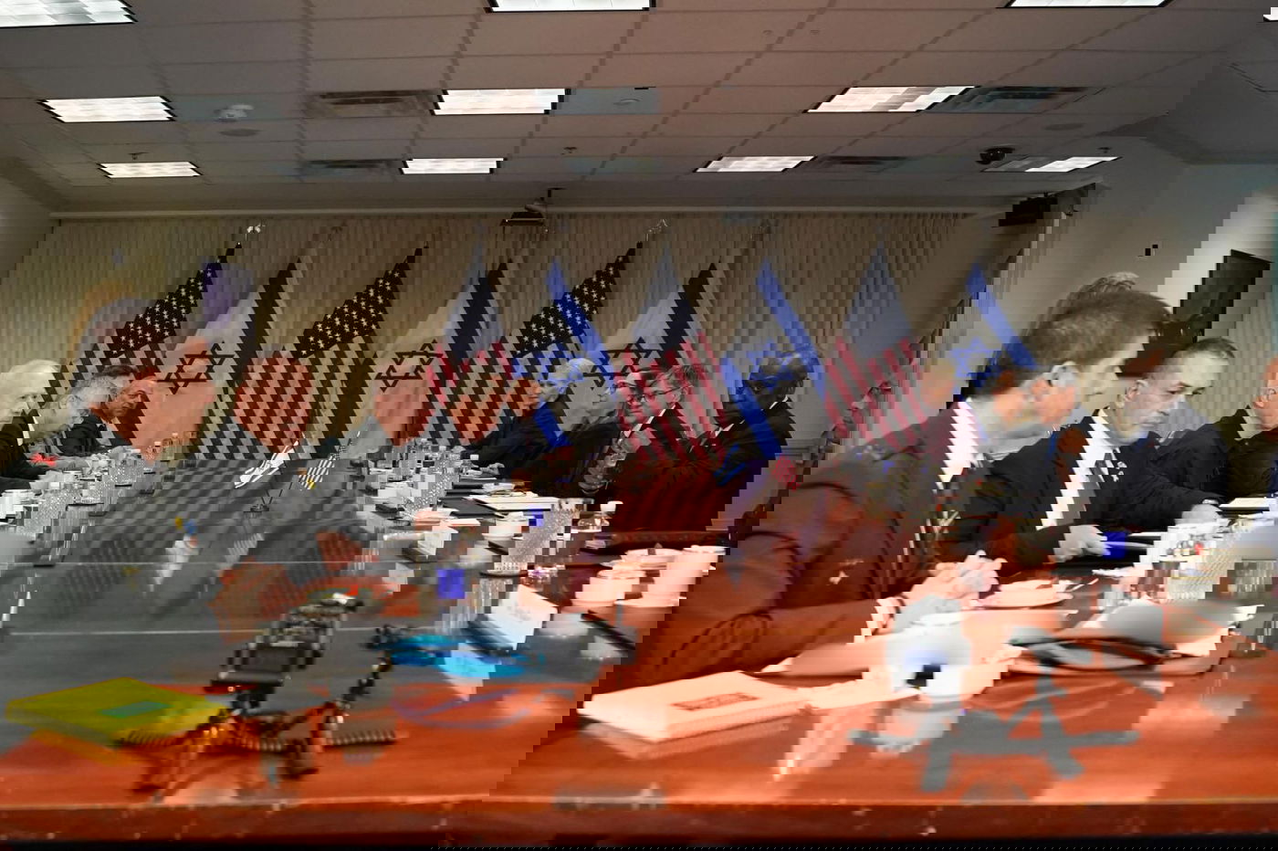 גלנט עם עמיתו האמריקאי