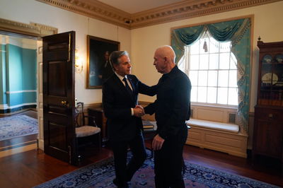 מזכיר המדינה עם שר הביטחון גלנט