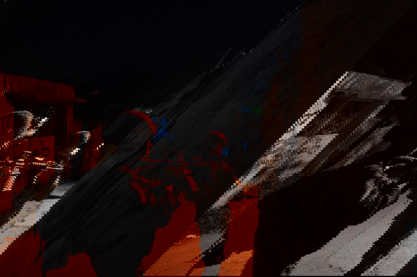 כוחות הביטחון עצרו 14 מבוקשים ביו"ש | תיעוד מהפעילות