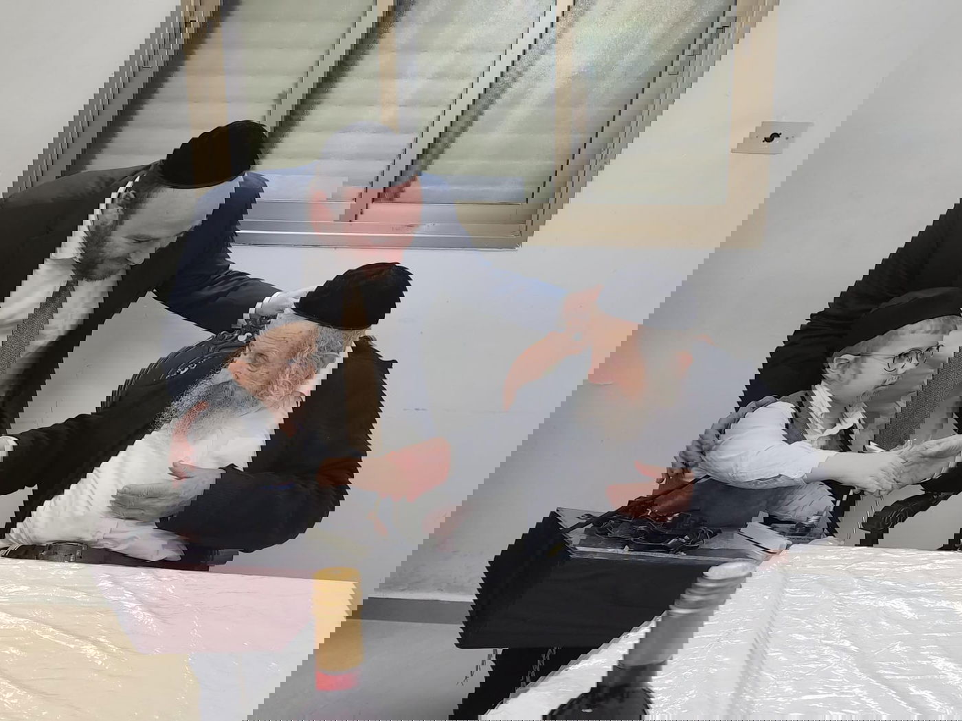 פורים במחיצת הגר"ד לנדו