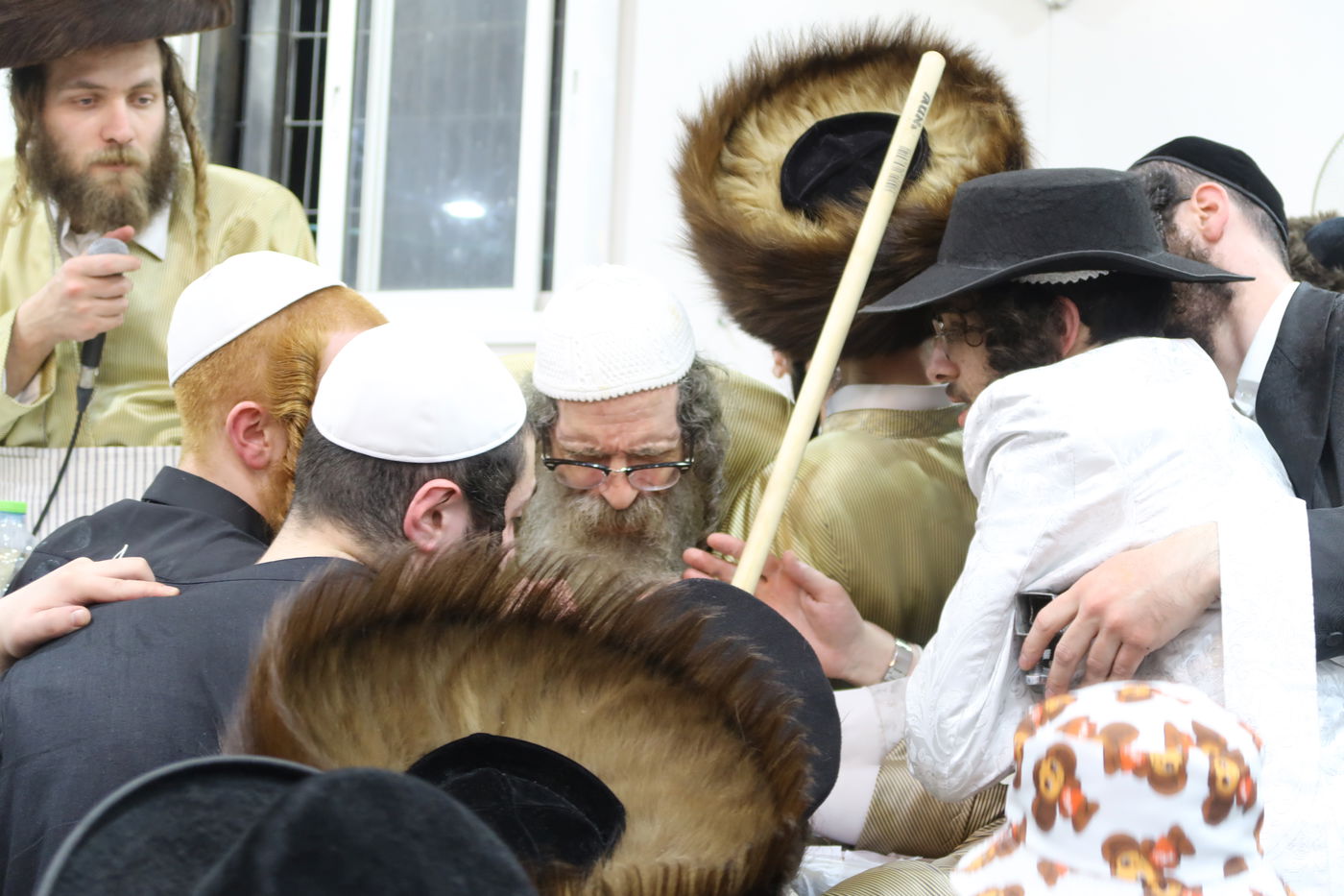 טיש הפורים עם המשפיע הגה"צ רבי נחמן בידרמן