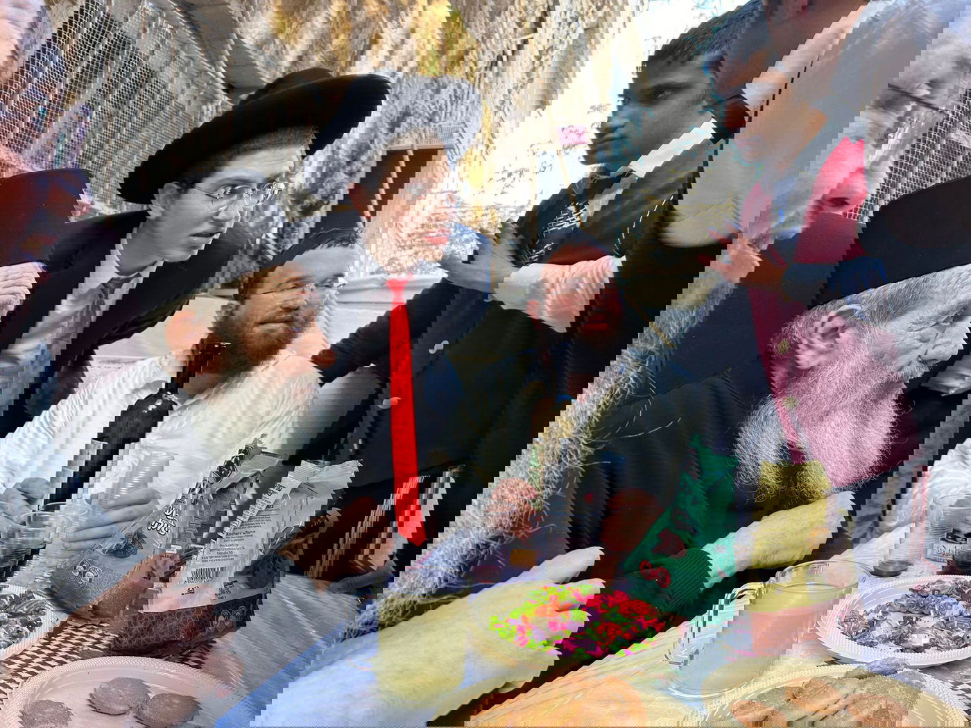 במשתה היין המרכזי בבית בנו בבית וגן בירושלים