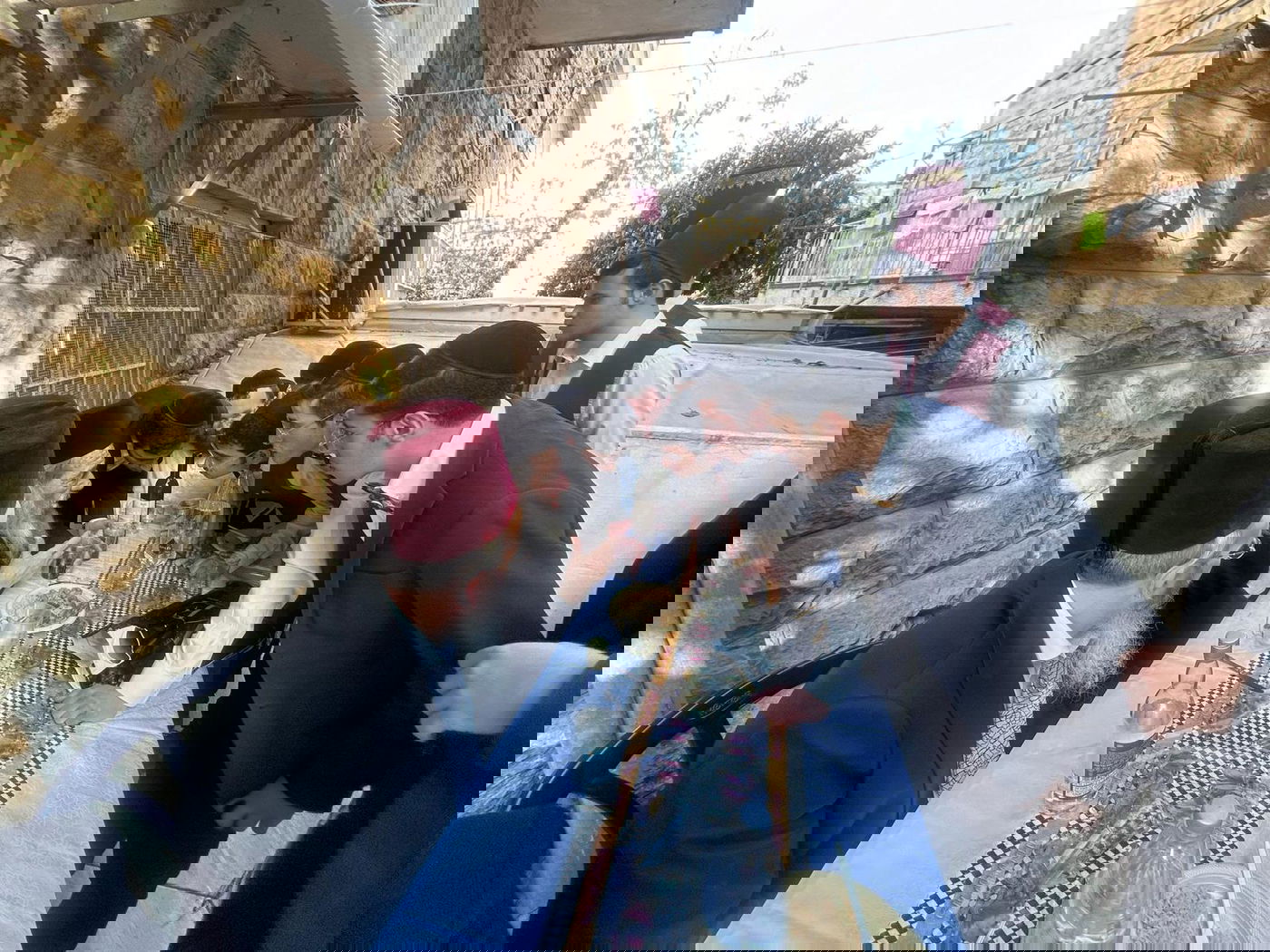 במשתה היין המרכזי בבית בנו בבית וגן בירושלים