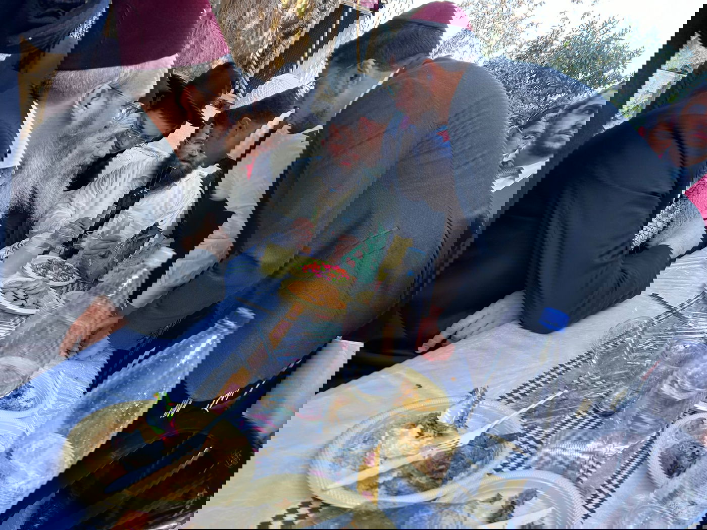 במשתה היין המרכזי בבית בנו בבית וגן בירושלים