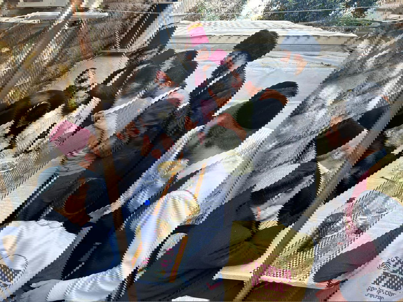 במשתה היין המרכזי בבית בנו בבית וגן בירושלים