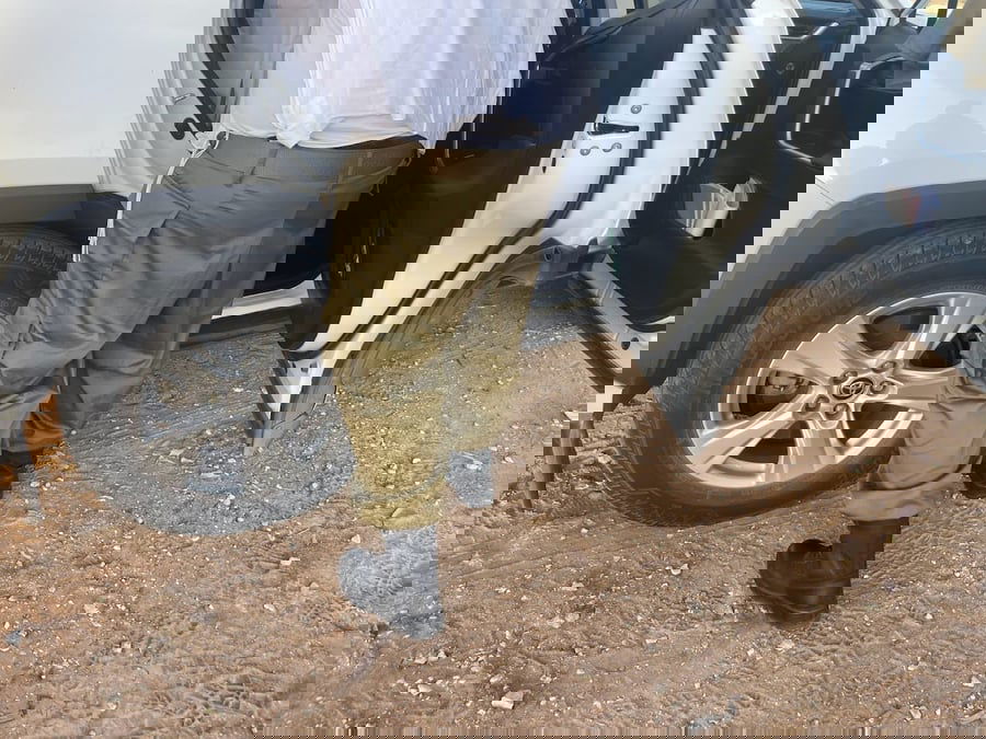 עולים על מדים של בחור ישיבה!