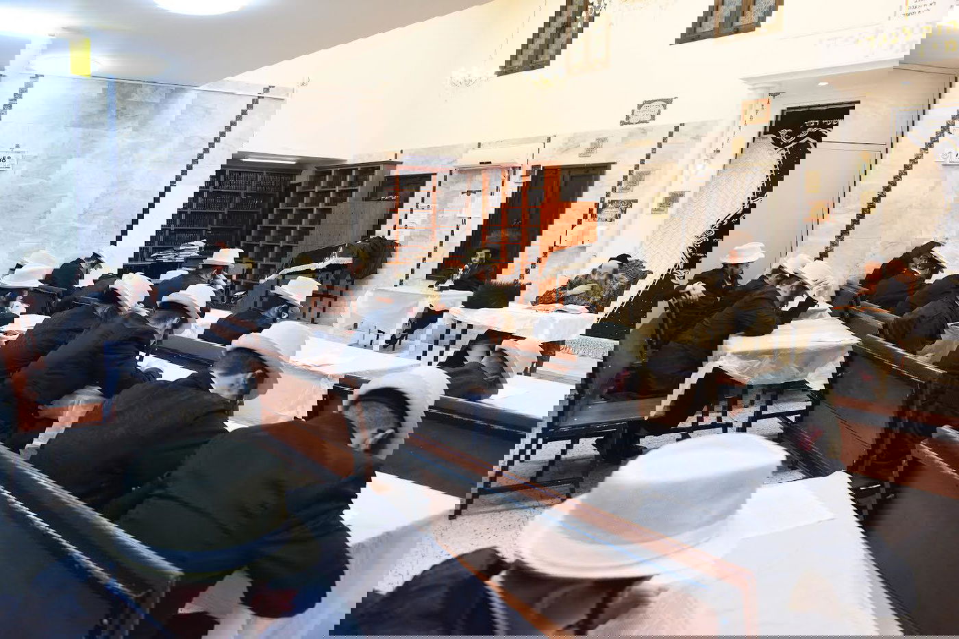 פורים במחיצת הגה"צ רבי חיים צבי מייזליש