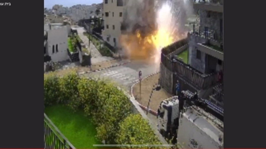 רגע הפגיעה בבניין בקריית שמונה