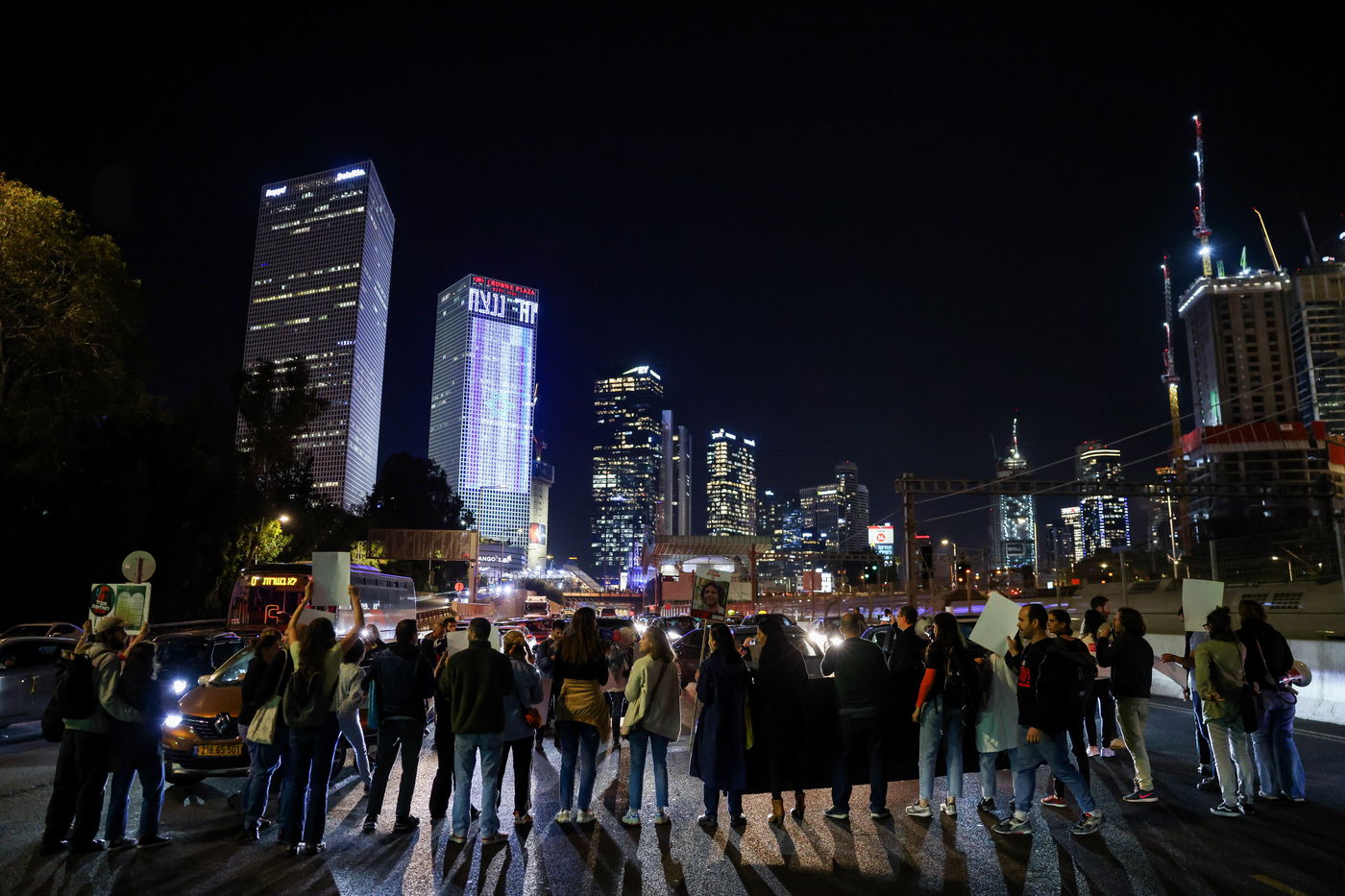ההפגנות בתל אביב, הלילה