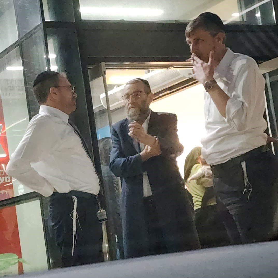 זופניק בכיכר • כל התמונות, הנייעס והחשיפות של פורים