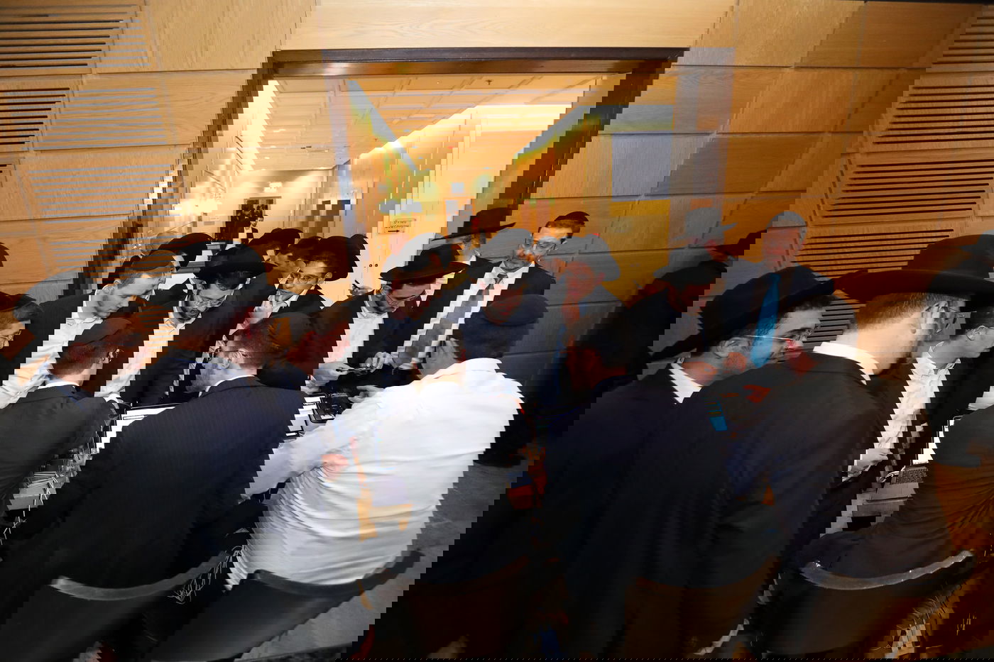 הדינר של ישיבת היכל יצחק - לנדא באולמי הדר דימול